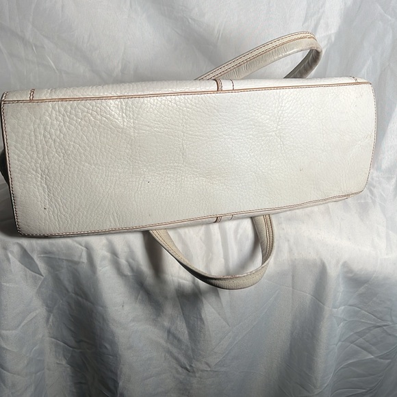 Kenneth Cole Elongated White Leather Shoulder Bag - Picture 3 of 5